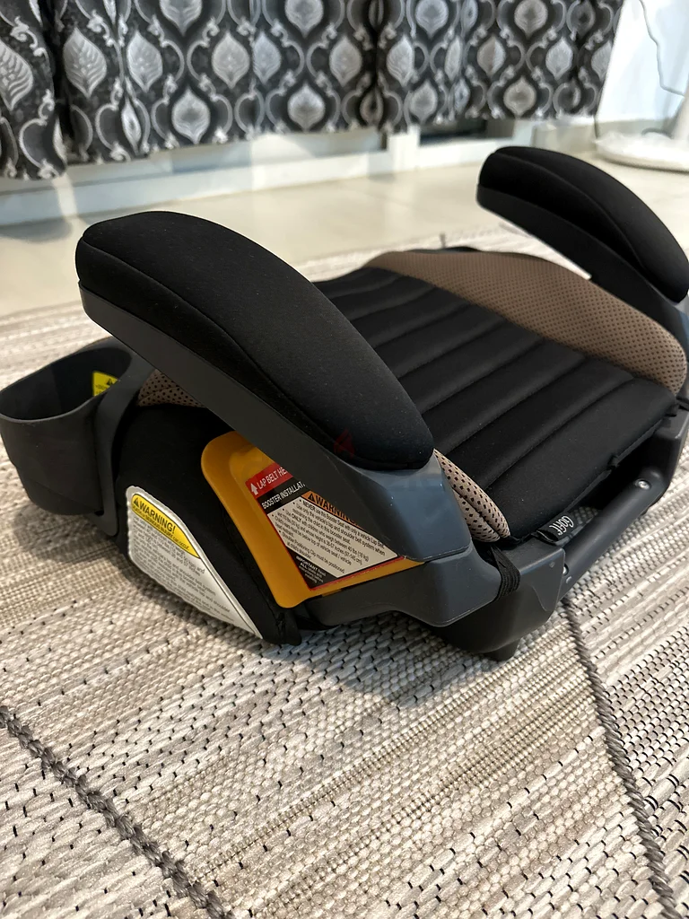 Upgrade Your Car Safety with the Chicco Booster Seat!63202189187201112