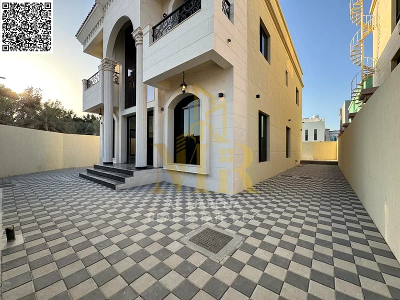 For sale – Corner villa in Al-Haliyyo neighborhood 2 | 3,500 sq ft land | 3,300 sq ft built | 5 master bedrooms | Includes electricity and water | 1,763914632622723113