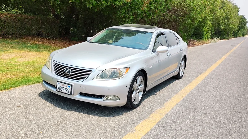 لكزس LS460L 2008 يابانية، خيار كامل، تحتوي على مشغل دي في دي، مقاعد جلدية، تحكم متقاطع، سيارة نظيفة جداً63225313570946113