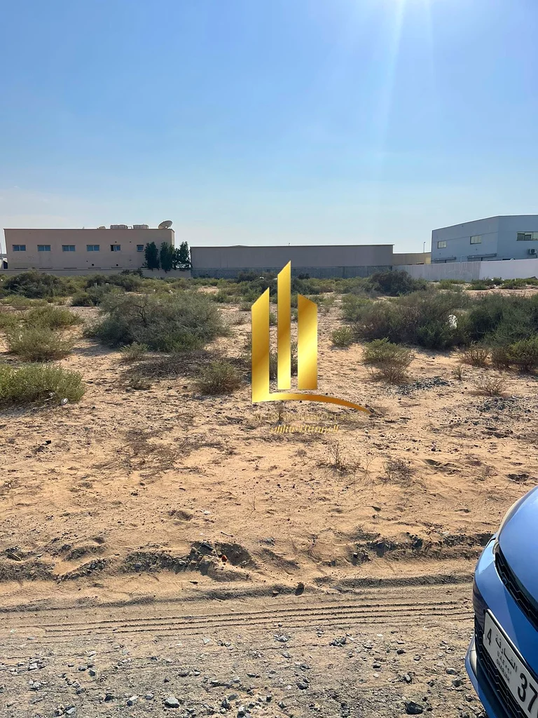 Industrial plot for sale in the Emirate of Sharjah in Al Sajaa Industrial Area in Block 7, with an area of ​​30,000 square feet, freehold63196115656834112
