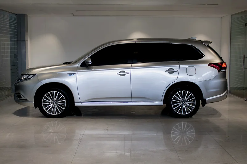 MITSUBISHI OUTLANDER HYBRID 202063155552843138111