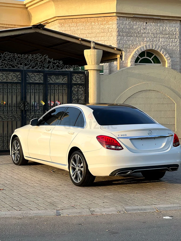 Mercedes C300 2016 4matic model  
Mercedes C300 2016 4matic model63156993885826112