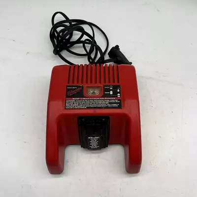 MILWAUKEE M28 CHARGER 220V