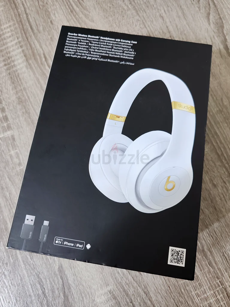 Studio3 Wireless Over-Ear Headphones With ANC Mic White63261281923075113