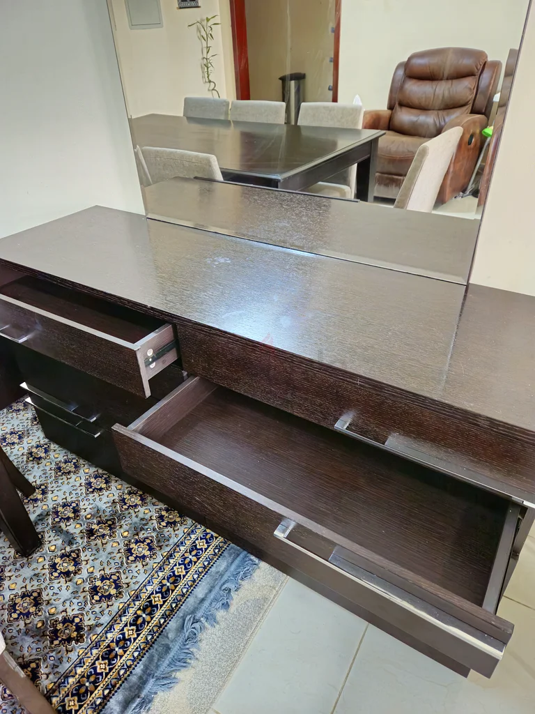 8 Drawer Showcase Dark Wooden63219341144961112