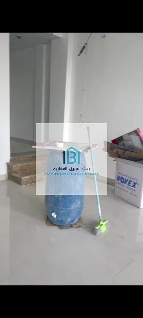 للبيع – متجر تجاري في المجزّر 1 – موقع متميز مقابل الموقع: المجزّر 1 – الشارقة63185714165122114