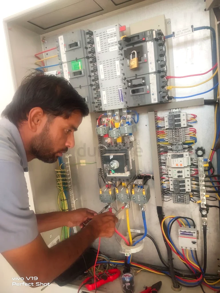 شركة صيانة الكهرباء والكهربائيين63216361944323111