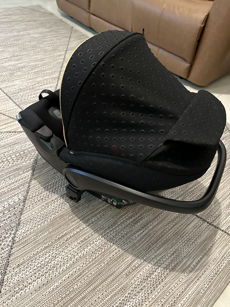 Premium Infant Car Seat for Safe Travels63230708177409111