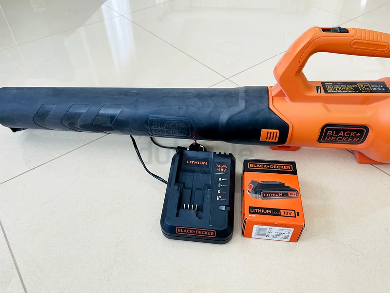 Cordless Black+Decker Leaf Blower + Battery + Charger63252949554819115