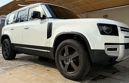 White Defender 110 HSE P400 GCC Altayer Premier Motors under warranty