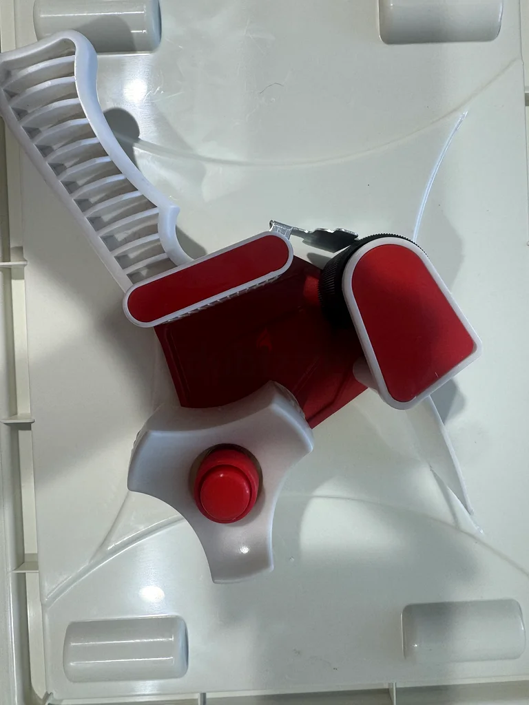 Tape dispenser63259706726786110