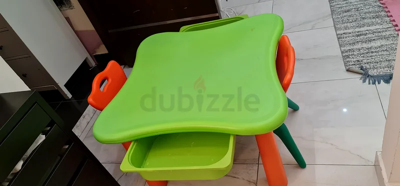 مجموعة طاولة وأكراس أطفال ملونة للبيع!63207888989313114