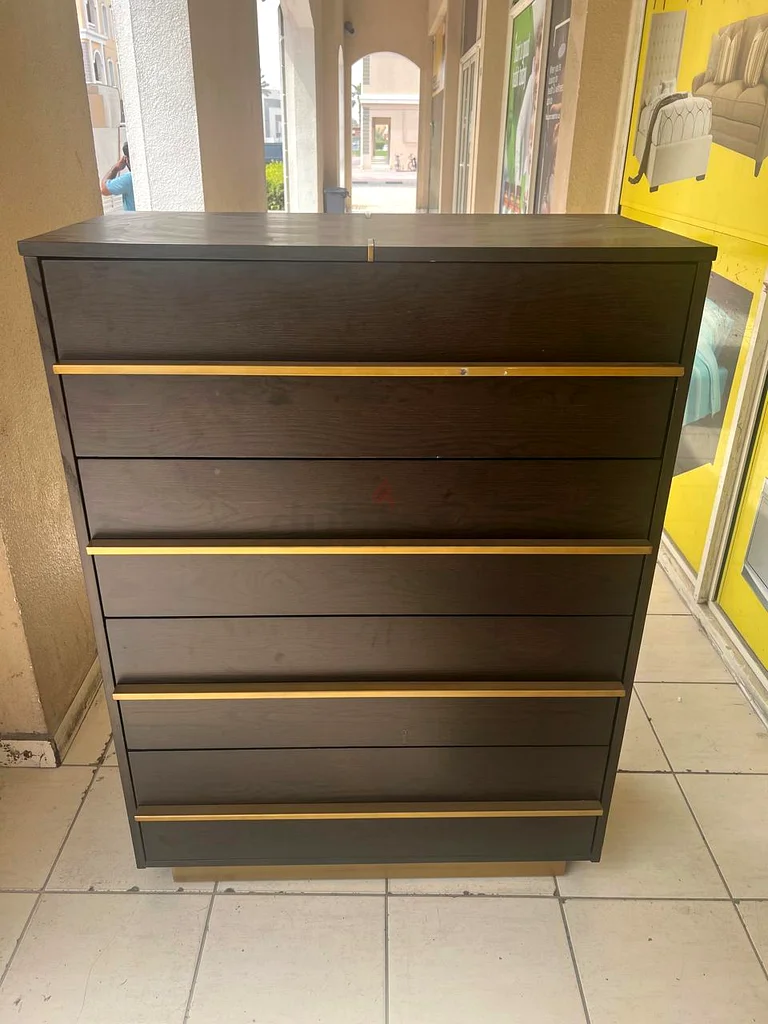 Beautiful Chestes drawer going cheap63189121896065111