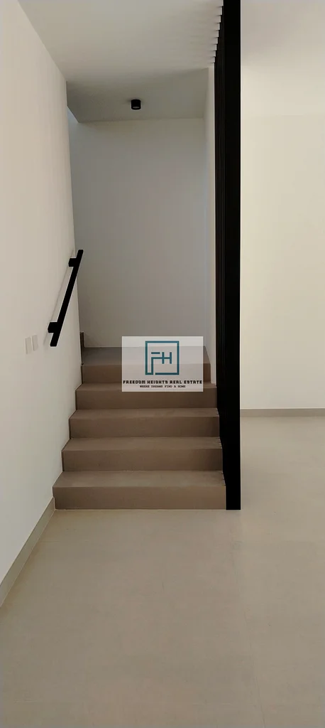 🏡فيلا ركنية أنيقة مكونة من 3 غرف نوم للإيجار 🏡63157889117699114