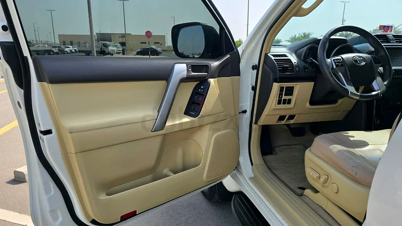 TOYOTA GXR. NEAT  CLEAN VEHCILE. AGENCY MAINTAINED WITH FULL SERVICE HISTORY63159257842691111