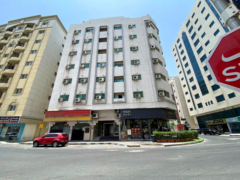 فرصة استثمارية نادرة في قلب الشارقة63195600189186111