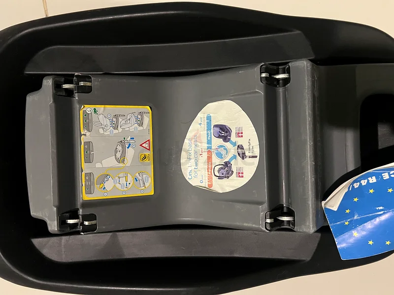 Maxi Cosi FamilyFix Car Seat Base - iso fix Safety and Convenience!63202189598722113