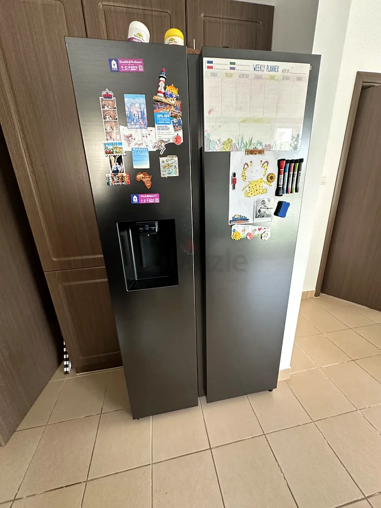 Samsung side by side Refrigerator with water dispenser and ice maker same like new condition63166182297987113