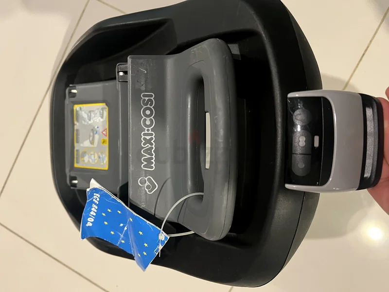 Maxi Cosi FamilyFix Car Seat Base - iso fix Safety and Convenience!63202189598722111