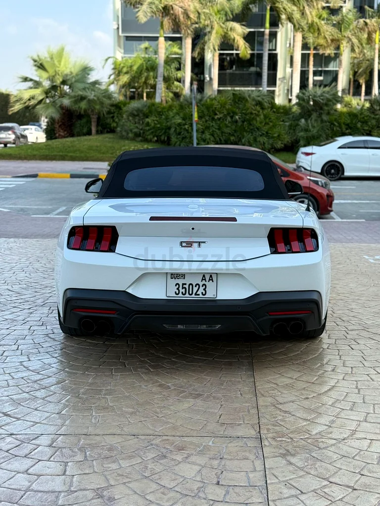 Ford Mustang GT V8 convertible gcc63157444161537111