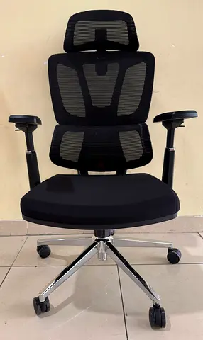Office chair with lumber support