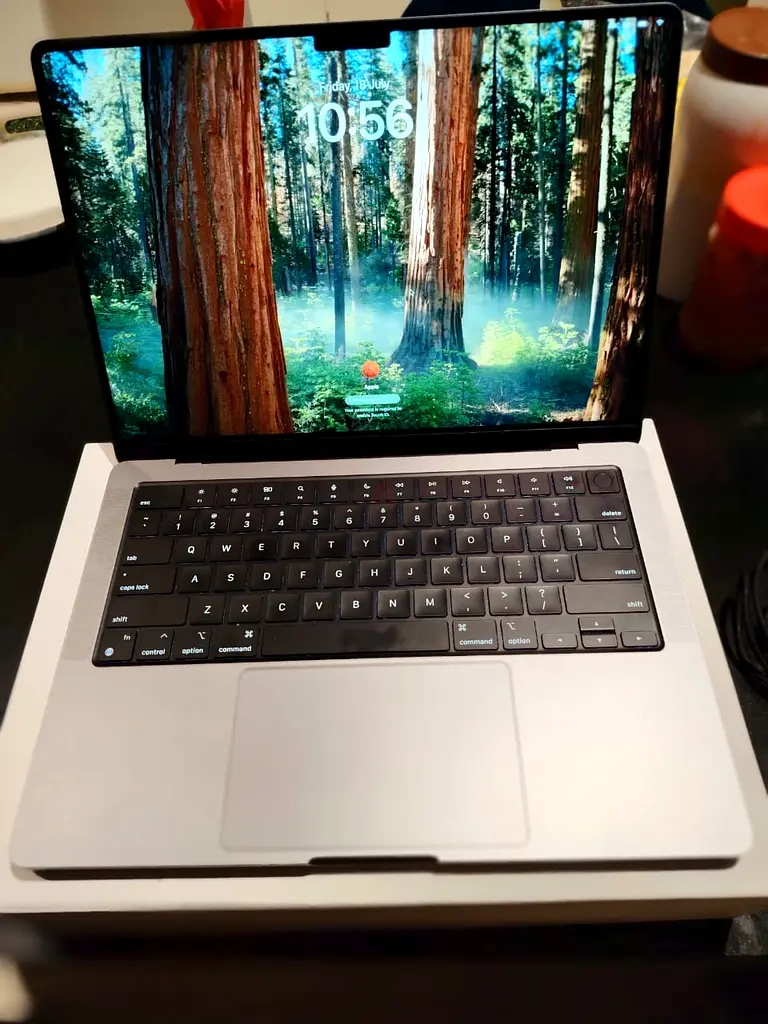 Like New Apple MacBook m1 512 gb - Sleek and Powerful!63254489347329111