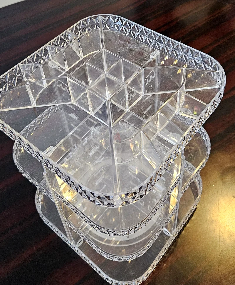 Clear acrylic rotating organizers — commonly used for cosmetics, toiletries, or small items63211418729219114