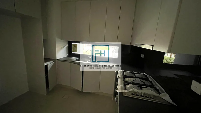 🏡فيلا ركنية فاخرة مكونة من 4 غرف نوم للإيجار63157888328579114