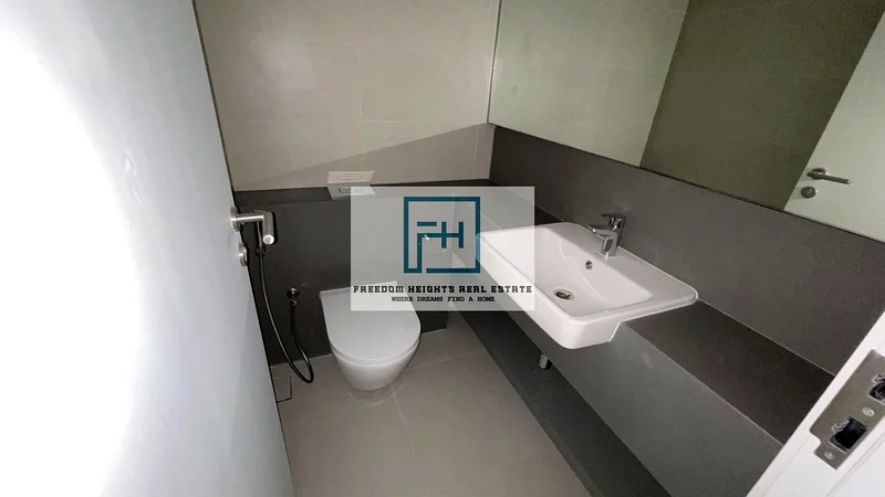 🏡فيلا ركنية فاخرة مكونة من 4 غرف نوم للإيجار63157888328579113