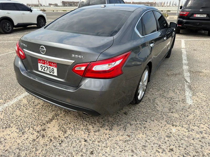 Nissan altima 3.5SL USA63156542262274114