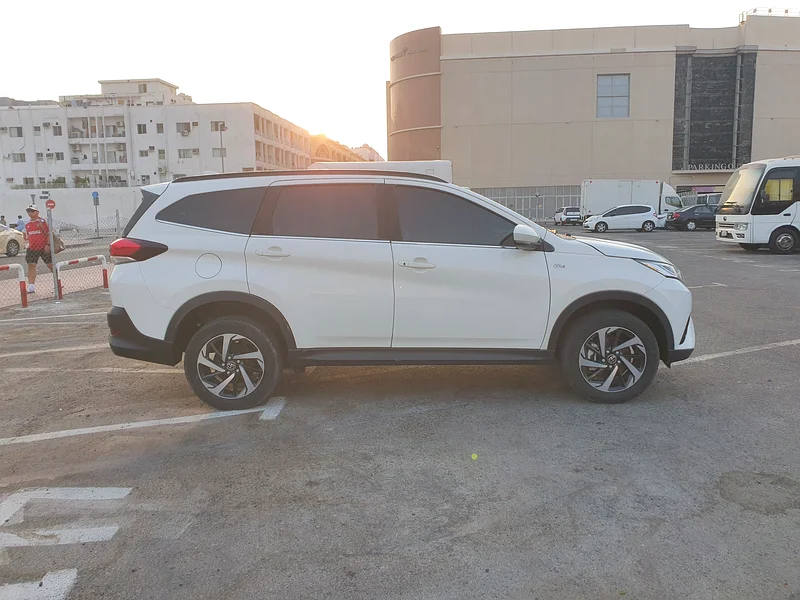 2023 GX TOYOTA RUSH PERL WHITE GCC CAMRA FUL OPTIN TOP REANG EXCELENT COUNDTION63158342302082114