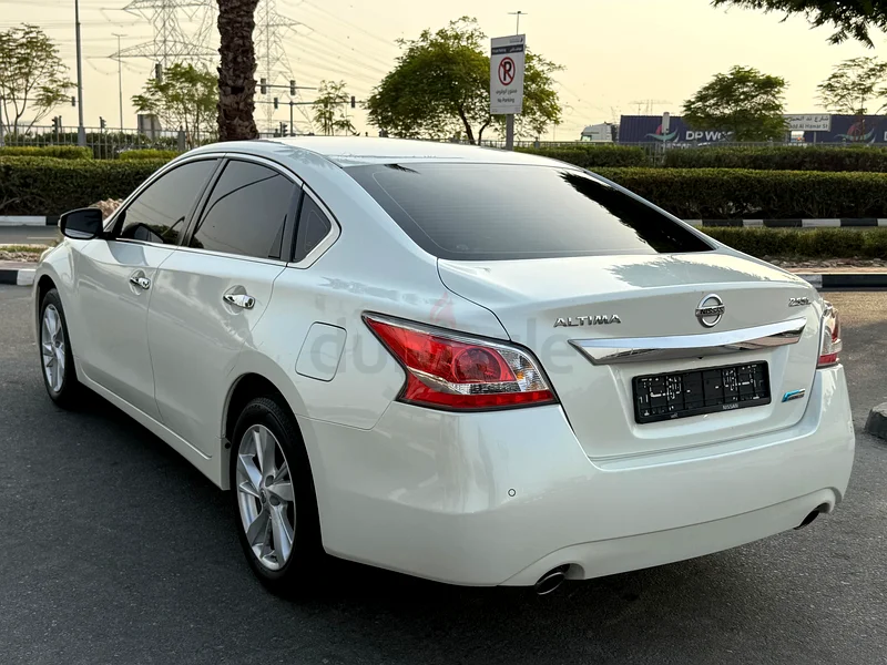 Nissan Altima 2016 SL  full option free accident first owner Low mileage63156542267778114
