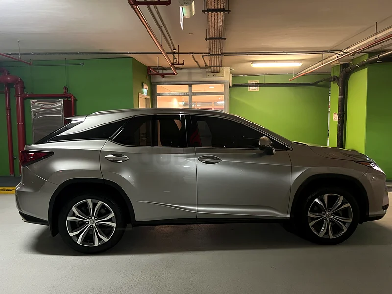 For sale: Lexus RX350, model 2016, 125,000 km mileage. Original paint, full service history63156541156610113