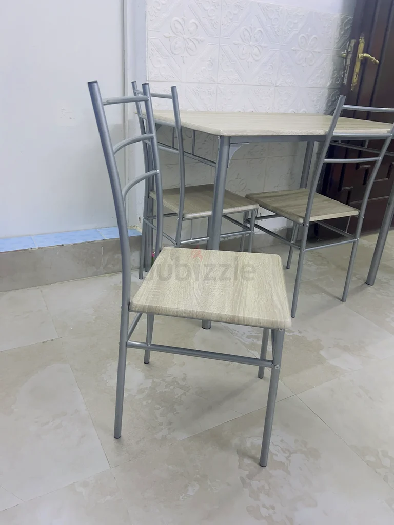 طاولة طعام مع 3 كراسي63179862236163112
