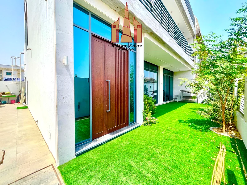 Spacious luxury 5bhk villa with maids/laundry/Store have space fir elevator63205334657027111
