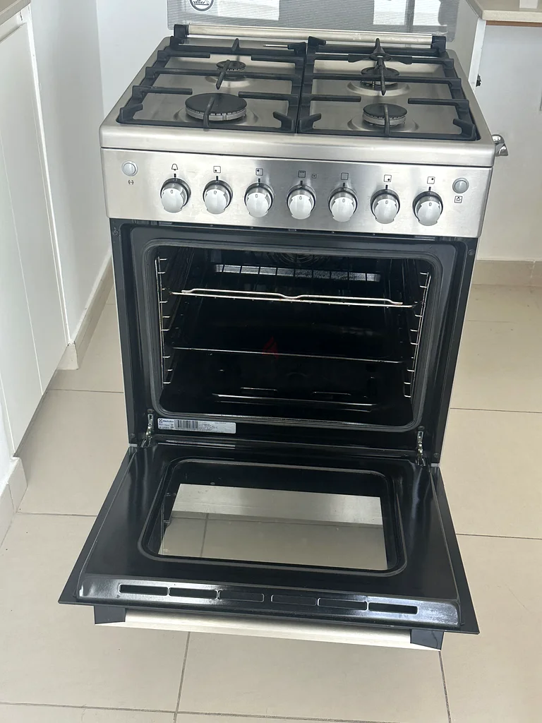 Electrolux 60cm Full gas cooker very good condition63261286081795111