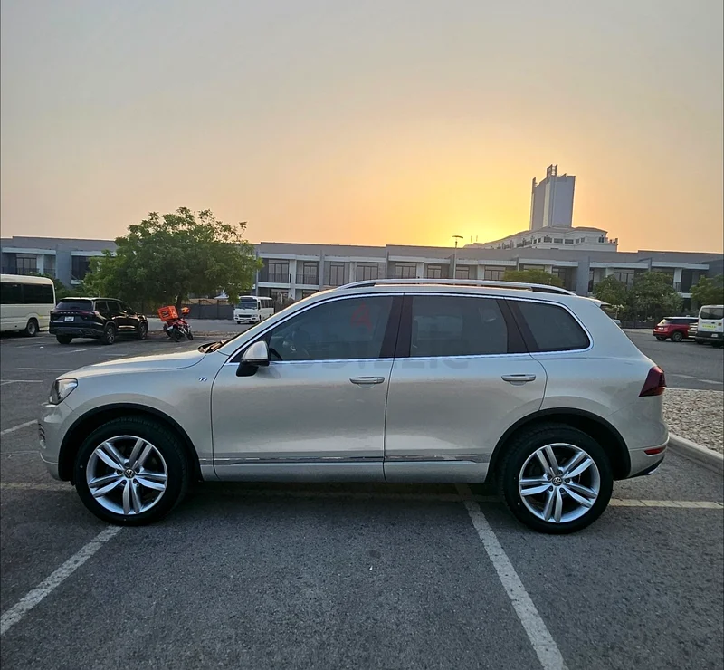 Fully Upgraded  Serviced 2012 GCC Touareg63154621283714111