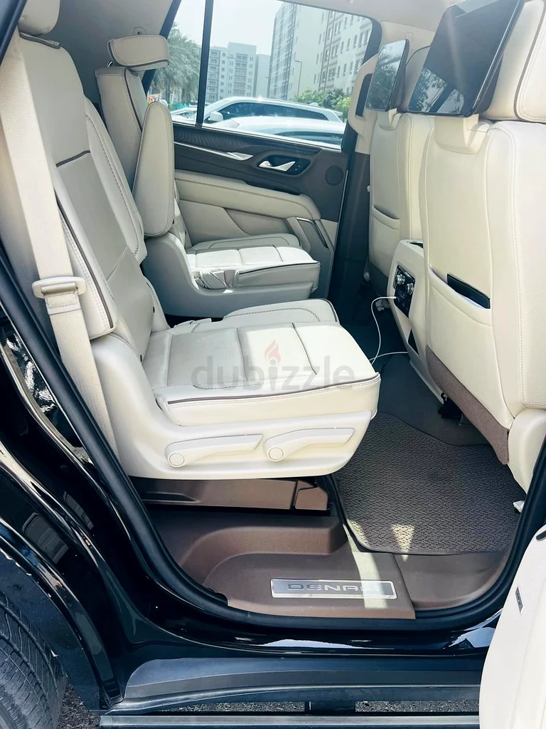 Black GMC Yukon Denali fully loaded, mint condition63222312092546111