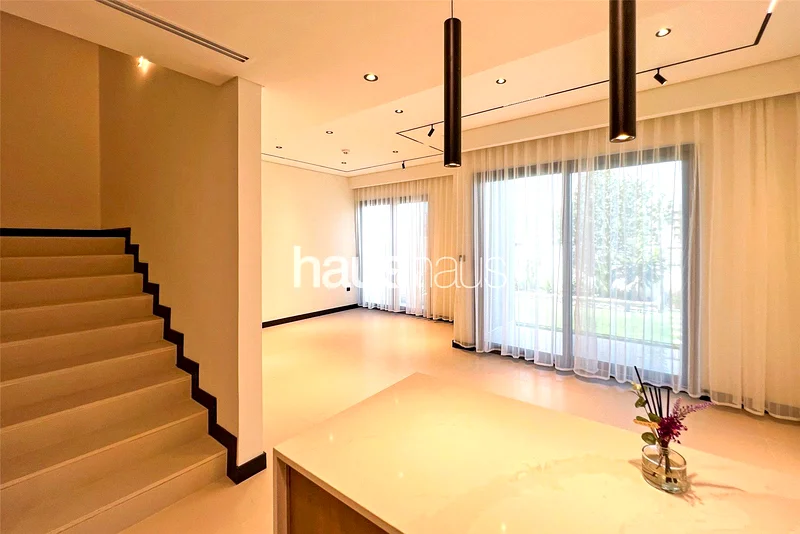 Upgraded | Single Row | Vacant in August63188163908099114