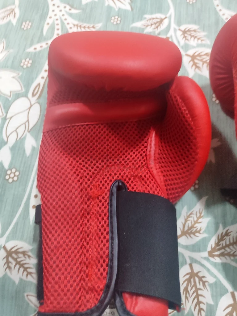 Outshock Boxing Gloves - Perfect for Training!63241655884033111