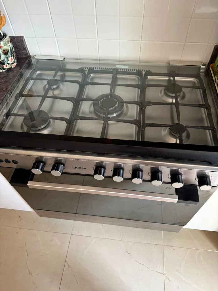 فرن غاز ميديا بـ 5 شعلات، موديل CME9060-C، فضي اللون، مقاس 90×60 سم، مع التوصيل والضمان63166183282435111