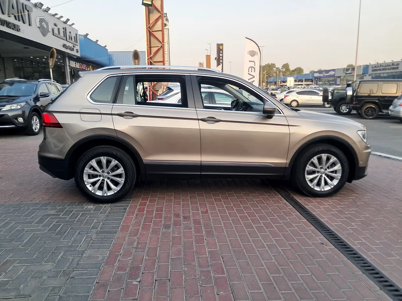Volkswagen Tiguan 2.0 TSI 4 Motion Gcc Specs Single Owner All Service From Company Maintenaned63226743980034114