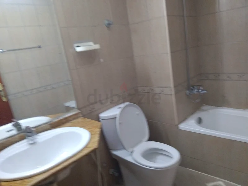 غرفة عائلية مؤثثة تشمل الكهرباء وواي فاي مع حمام داخلي وشرفة، جاهزة للسكن63218792208258114