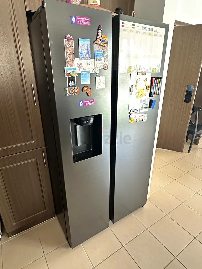 Samsung side by side Refrigerator with water dispenser and ice maker same like new condition63166182297987111