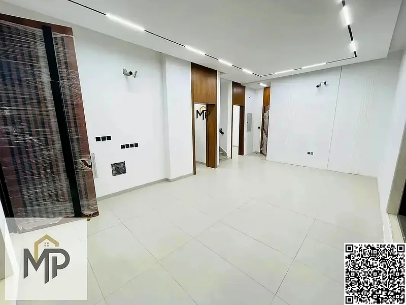 للبيع - فيلا بتصميم حديث - واجهة حجرية كاملة - تشمل رسوم التسجيل وحق الملكية - قريبة من حديقة الحميدية - قريبة مباشرة من الحاء63251336834306114
