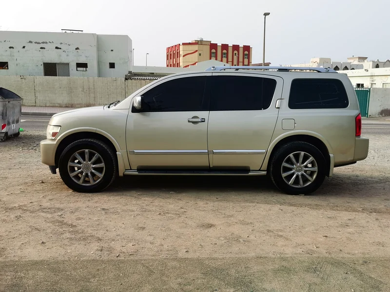 Infiniti qx56... Model 2009...gcc specifications... First owner... Original paint63154167035138113