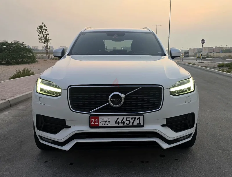 Volvo XC90 T6 R-Design 2017 – Swedish Build | Agency Maintained | Zero Accidents63221302851843111
