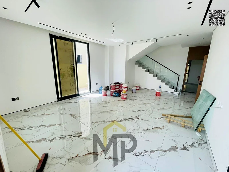 Your villa is ready for occupancy, including registration fees. Very spacious interior divisions, hotel finishes, and central air conditioning. Freeho63171304798337114