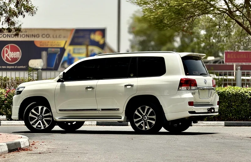 Toyota Land Cruiser 2019 GXR V6 ( Grand Touring ) full option . Gcc specs63157886113409114