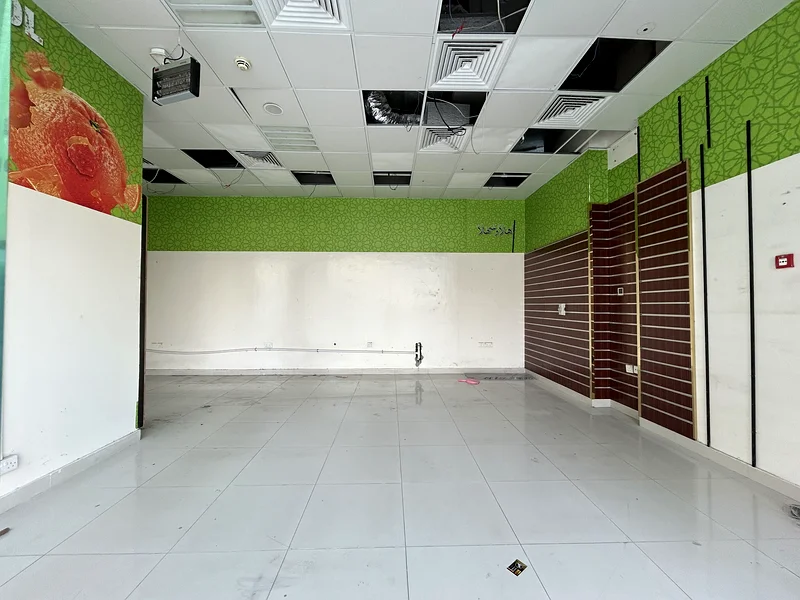 Commercial Shop 550 Sq. Ft. | Suitable for Any Business | Prime Spot $55k ONLY63402806998274111